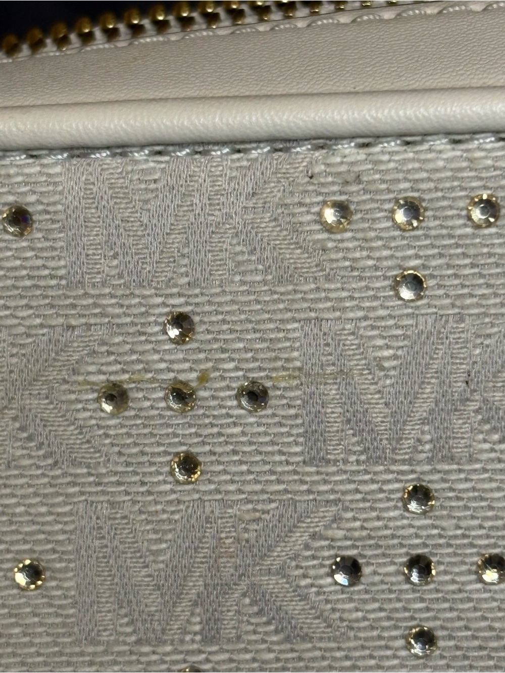 Michael Kors The Jet Set Cream Crossbody - Picture 10 of 10